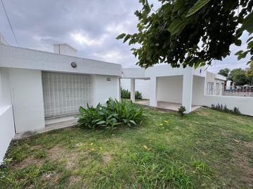 ¡¡¡VDO. CASA 2 DORM GRAN PATIO Y JARDIN ZNA DINO RUTA 20¡¡¡