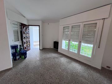 ¡¡¡VDO. CASA 2 DORM GRAN PATIO Y JARDIN ZNA DINO RUTA 20¡¡¡