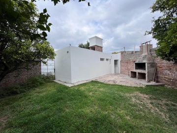 ¡¡¡VDO. CASA 2 DORM GRAN PATIO Y JARDIN ZNA DINO RUTA 20¡¡¡
