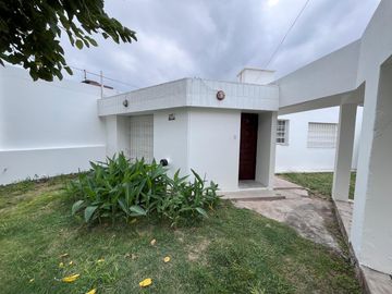 ¡¡¡VDO. CASA 2 DORM GRAN PATIO Y JARDIN ZNA DINO RUTA 20¡¡¡