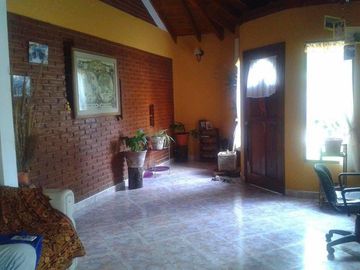 Casa en venta - 3 Dormitorios 2 Baños - Cochera - 180Mts2 - San Bernardo