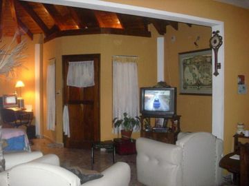 Casa en venta - 3 Dormitorios 2 Baños - Cochera - 180Mts2 - San Bernardo