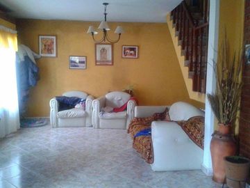 Casa en venta - 3 Dormitorios 2 Baños - Cochera - 180Mts2 - San Bernardo