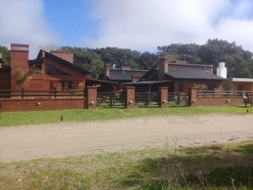 Casa en venta - 2 Dormitorios 1 Baño - 87Mts2 - Nueva Atlantis