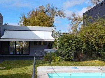 Casa en venta - 3 Dormitorios 3 Baños - Cochera - 605Mts2 - Pilar del Este