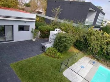 Casa en venta - 3 Dormitorios 3 Baños - Cochera - 605Mts2 - Pilar del Este