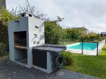 Casa en venta - 3 Dormitorios 3 Baños - Cochera - 605Mts2 - Pilar del Este