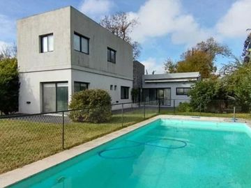 Casa en venta - 3 Dormitorios 3 Baños - Cochera - 605Mts2 - Pilar del Este