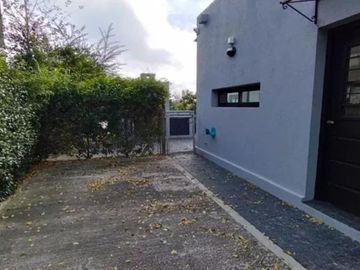 Casa en venta - 3 Dormitorios 3 Baños - Cochera - 605Mts2 - Pilar del Este