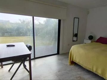 Casa en venta - 3 Dormitorios 3 Baños - Cochera - 605Mts2 - Pilar del Este