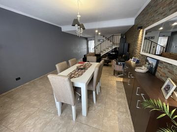 VENTA DÚPLEX DE 5 AMBIENTES EN FLORIDA MITRE