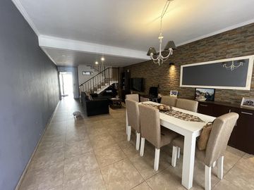VENTA DÚPLEX DE 5 AMBIENTES EN FLORIDA MITRE