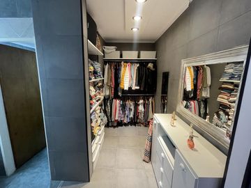 VENTA DÚPLEX DE 5 AMBIENTES EN FLORIDA MITRE