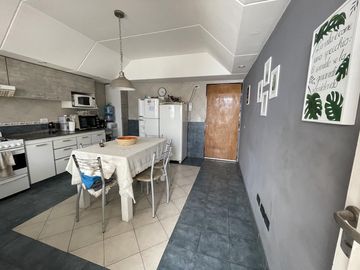 VENTA DÚPLEX DE 5 AMBIENTES EN FLORIDA MITRE