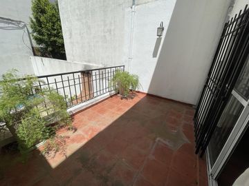 VENTA DÚPLEX DE 5 AMBIENTES EN FLORIDA MITRE