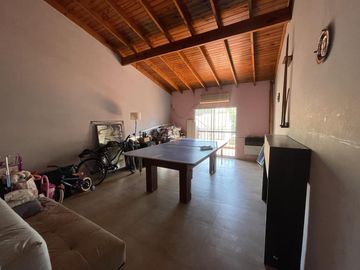 VENTA DÚPLEX DE 5 AMBIENTES EN FLORIDA MITRE
