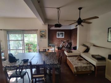 Departamento en venta - 3 Dormitorios 2 Baños - Cochera - 115Mts2 - Olivos