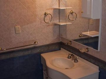 Departamento en venta - 3 Dormitorios 2 Baños - Cochera - 115Mts2 - Olivos