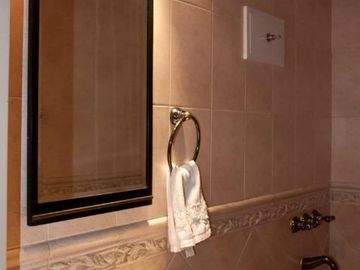 Departamento en venta - 3 Dormitorios 2 Baños - Cochera - 115Mts2 - Olivos