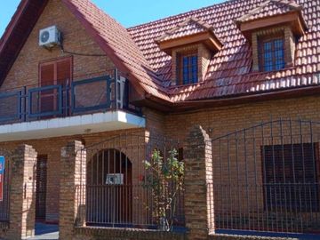Casa en venta - 3 Dormitorios 2 Baños - Cochera - 340Mts2 - San Miguel