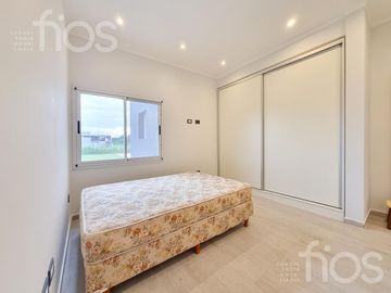 VENTA CASA A ESTRENAR DE DOS DORMITORIOS CON  PILETA  Y COCHERA  EN DON MATEO