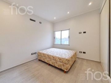VENTA CASA A ESTRENAR DE DOS DORMITORIOS CON  PILETA  Y COCHERA  EN DON MATEO
