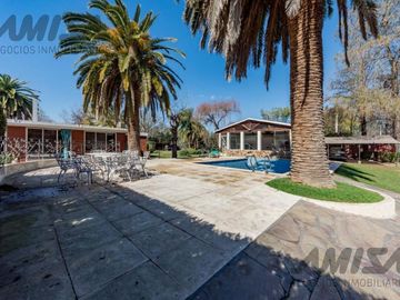 IMPONENTE CHALET 4 DORMITORIOS EN VENTA - UNA DE LAS ZONAS MÁS LINDAS DE FUNES