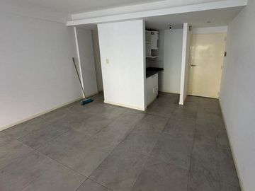 VENTA DEPARTAMENTO UN AMBIENTE DIVISIBLE MUY LUMINOSO BAJO BELGRANO CERCANO A LOS LAGOS