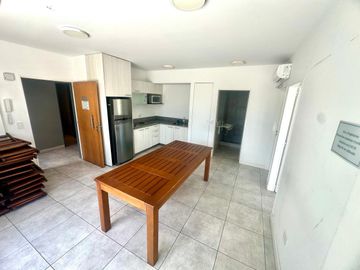 MONOAMBIENTE DIVISIBLE CON BALCON Y BAULERA EN BARRACAS VENTA