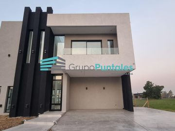 Casa  a estrenar en Barrio Lagos de Canning con 3 Dormitorios y Escritorio