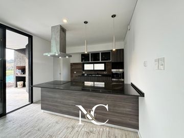 Casa en venta en Barrio Náutico Canal