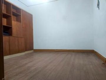 PH en  Boedo: 3 Ambientes con Patio. A refaccionar. ¡Oportunidad!