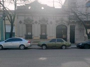 PH en  Boedo: 3 Ambientes con Patio. A refaccionar. ¡Oportunidad!