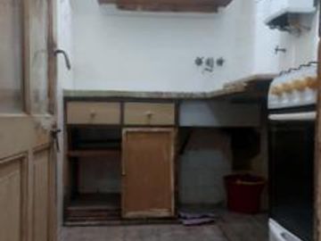 PH en  Boedo: 3 Ambientes con Patio. A refaccionar. ¡Oportunidad!