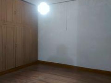 PH en  Boedo: 3 Ambientes con Patio. A refaccionar. ¡Oportunidad!
