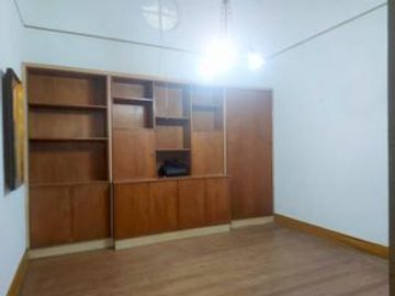 PH en  Boedo: 3 Ambientes con Patio. A refaccionar. ¡Oportunidad!