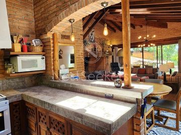 CASA EN VENTA EN AVANDARO, A UNOS PASOS DEL CLUB DE GOLF