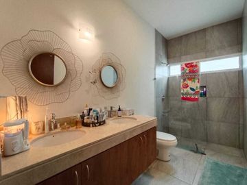 CASA DE 1 PISO EN VENTA SEMI EQUIPADA EN PRIVADA AL NORTE DE MERIDA, YUCATÁN