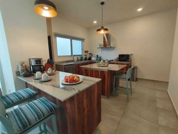 CASA DE 1 PISO EN VENTA SEMI EQUIPADA EN PRIVADA AL NORTE DE MERIDA, YUCATÁN