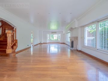 Casa en venta de 5 dormitorios en  La Horqueta