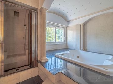 Casa en venta de 5 dormitorios en  La Horqueta