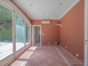 Casa en venta de 5 dormitorios en  La Horqueta