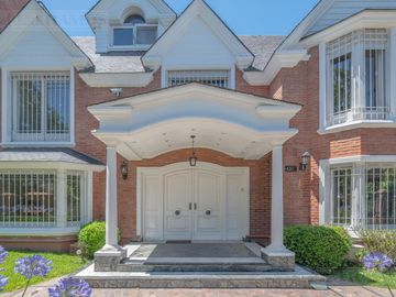 Casa en venta de 5 dormitorios en  La Horqueta