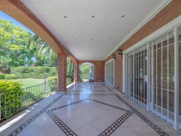 Casa en venta de 5 dormitorios en  La Horqueta
