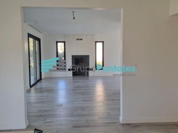 Casa en Saint Thomas Este-Oeste a estrenar en Canning, con 5 dormitorios