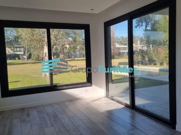 Casa en Saint Thomas Este-Oeste a estrenar en Canning, con 5 dormitorios