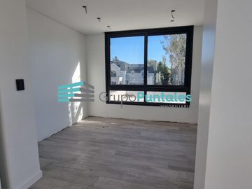 Casa en Saint Thomas Este-Oeste a estrenar en Canning, con 5 dormitorios