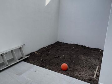Casa en Venta en Pedregal de Schoenstatt, 3 Recámaras, 2.5 Baños, Estudio, 2 Aut