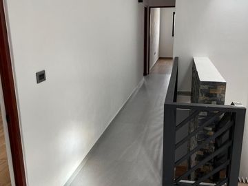 Casa en Venta en Pedregal de Schoenstatt, 3 Recámaras, 2.5 Baños, Estudio, 2 Aut