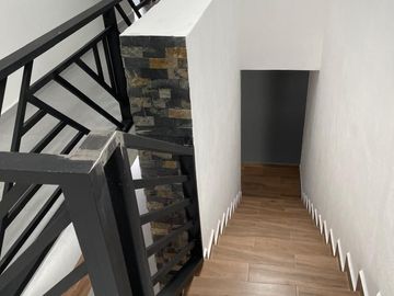 Casa en Venta en Pedregal de Schoenstatt, 3 Recámaras, 2.5 Baños, Estudio, 2 Aut